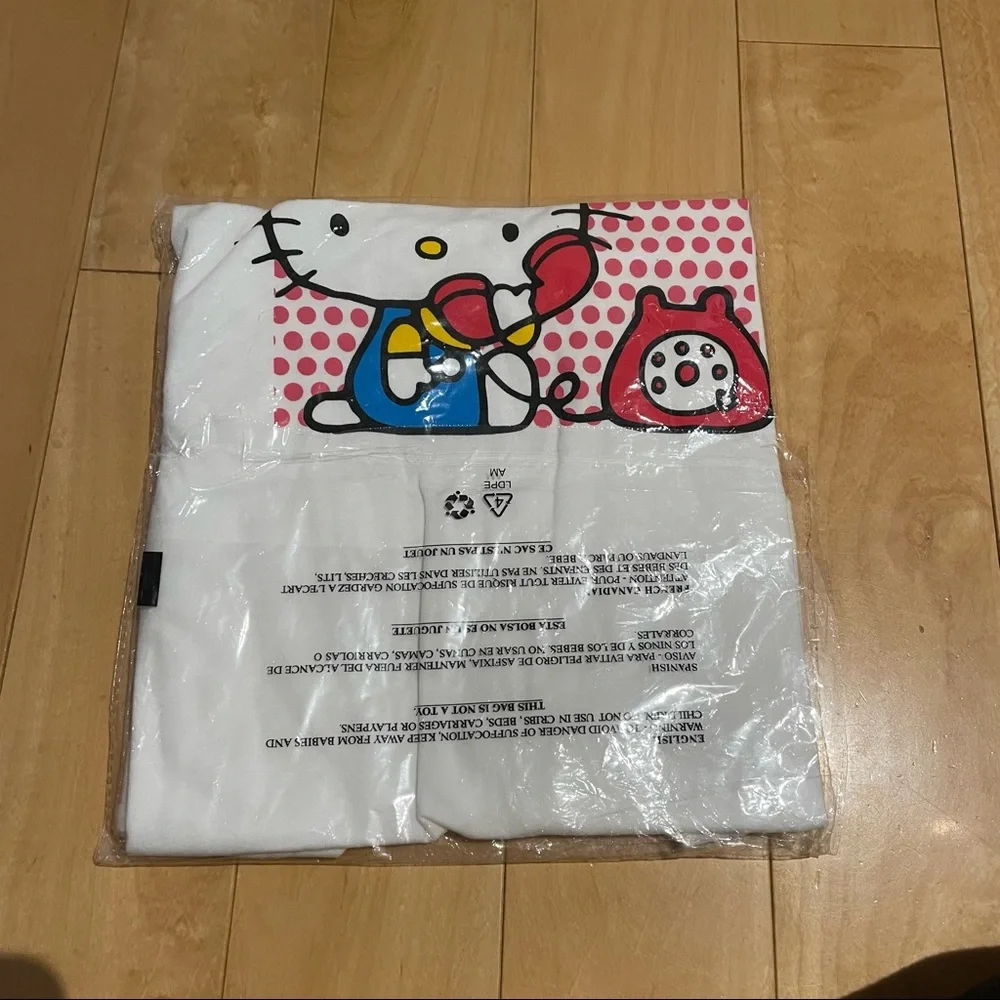 NWT women’s hello kitty fitted top - Picture 6 of 6